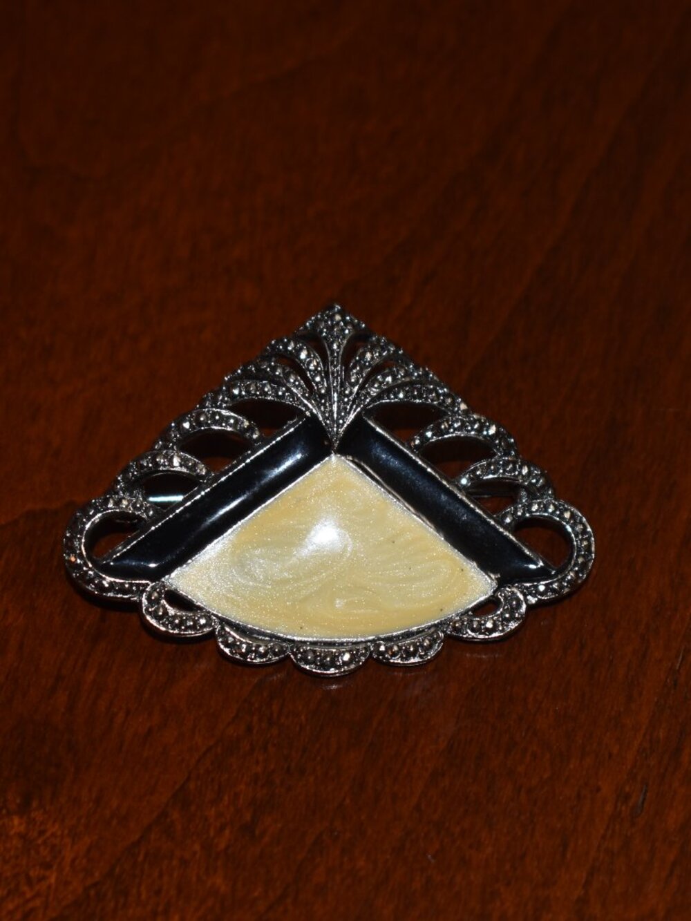 Avon Fashion Brooch